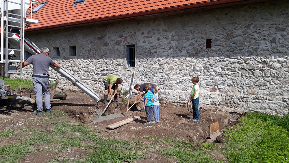 První realizace pro kamarády na Slovensku